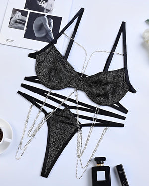 Lingerie brilhante com detalhe em strass