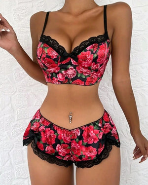 Conjunto floral com detalhe em renda