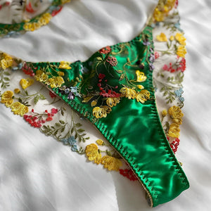 Lingerie com bordado em flores