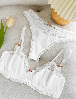 Lingerie com detalhe em flor