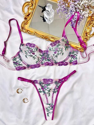 Lingerie com bordados em flores (calcinha com regulagem)