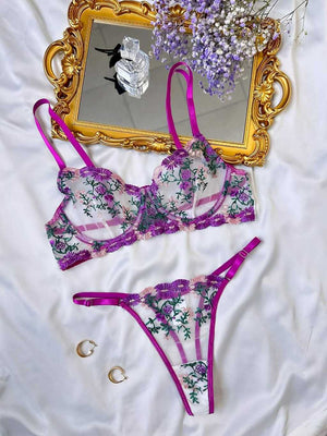 Lingerie com bordados em flores (calcinha com regulagem)