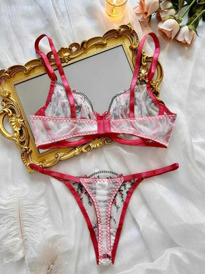 Lingerie com bordados em flores (calcinha com regulagem)