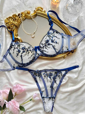 Lingerie com bordados em flores (calcinha com regulagem)