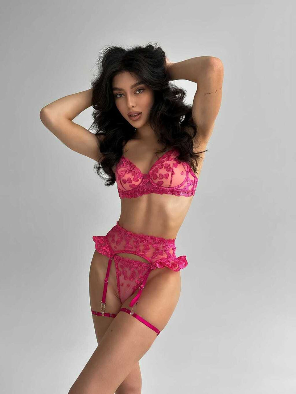 Lingerie com bordado em flores e cinta liga (não acompanha meias)