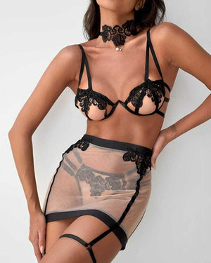 Lingerie transparente com saia e ligas de perna 