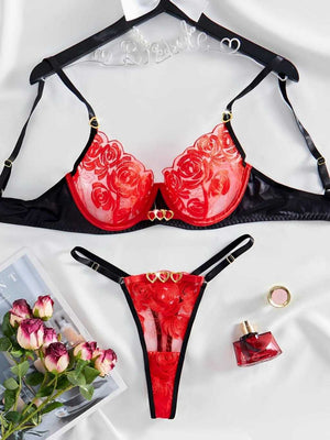 Lingerie com detalhes em coração (calcinha com regulagem)