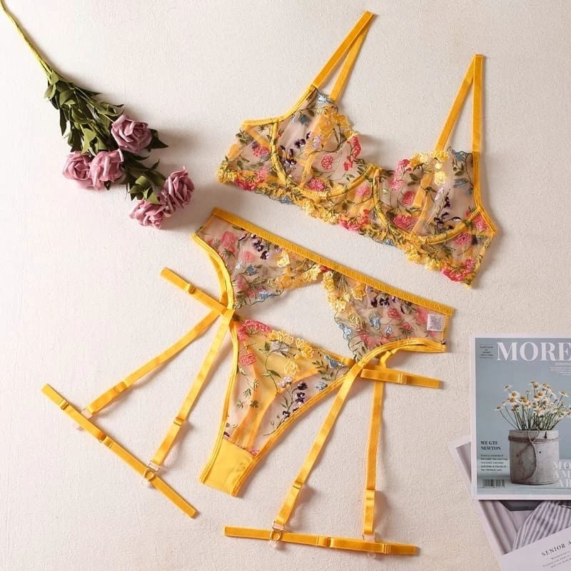 Lingerie com bordado em flores