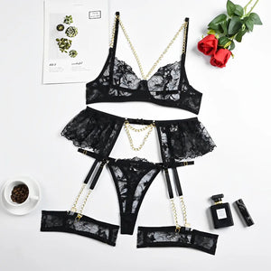 Lingerie com detalhes em corrente (acompanha cinta liga)