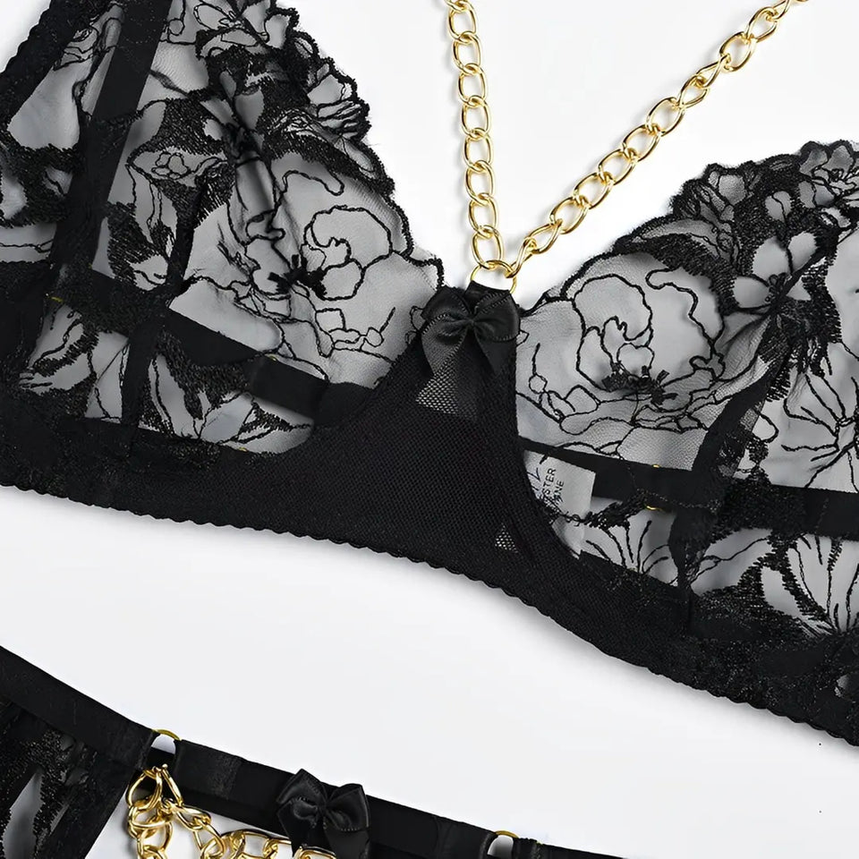 Lingerie com detalhes em corrente (acompanha cinta liga)