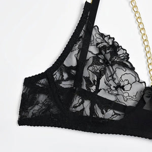 Lingerie com detalhes em corrente (acompanha cinta liga)