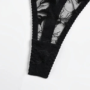 Lingerie com detalhes em corrente (acompanha cinta liga)