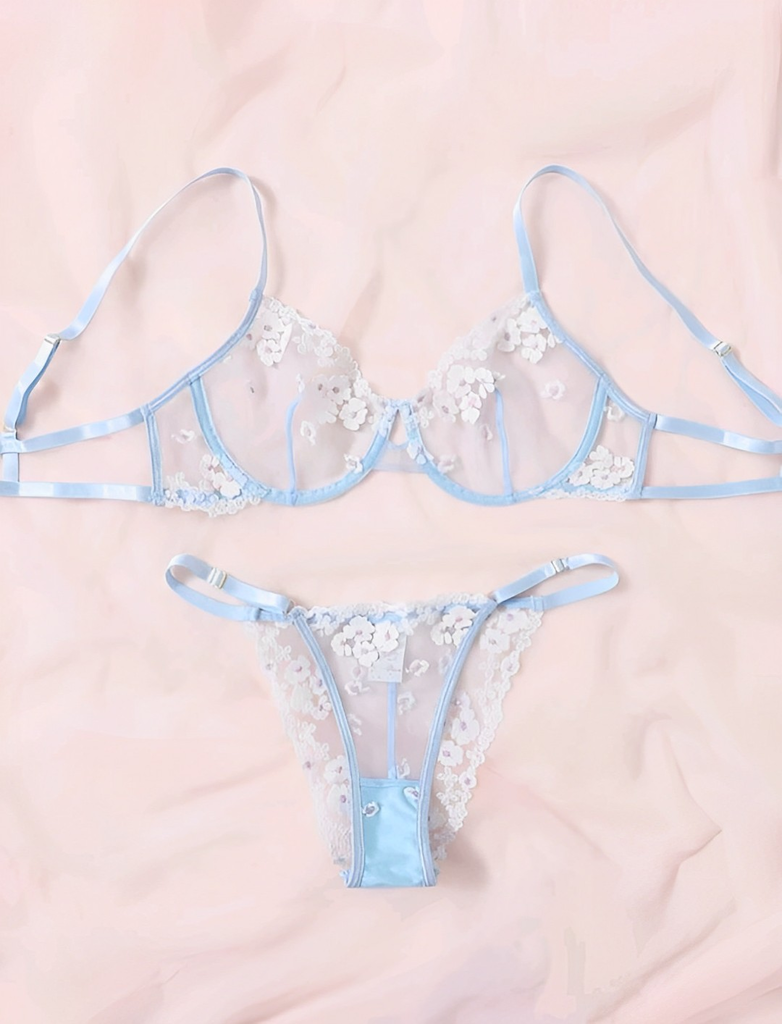 Lingerie com bordado em flores (calcinha com regulagem na lateral)