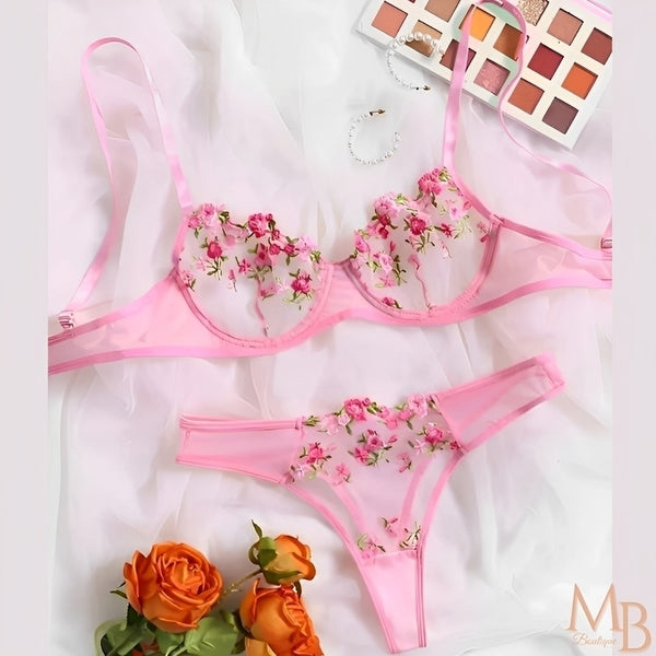 Lingerie transparente com bordado em flores