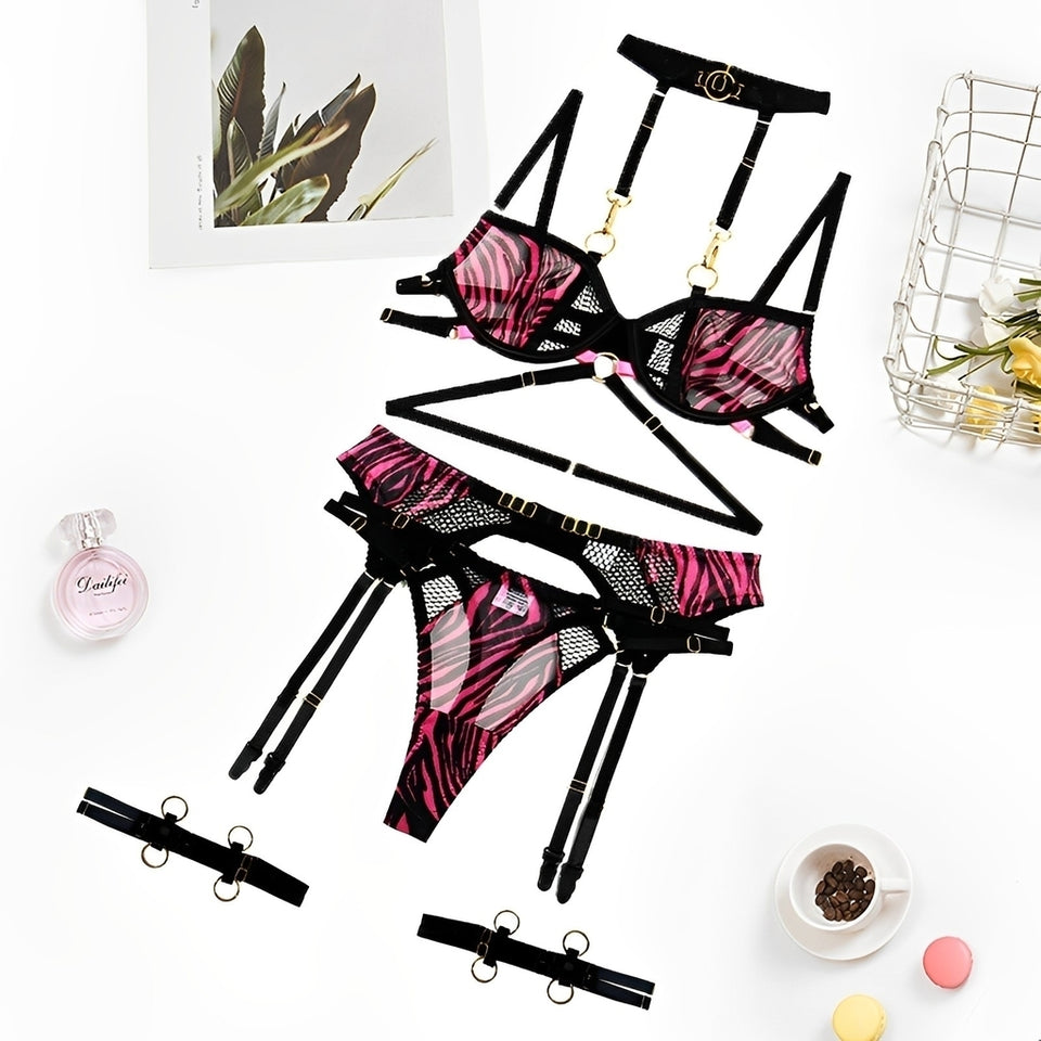 Lingerie com gargantilha, cinta liga e ligas de perna 