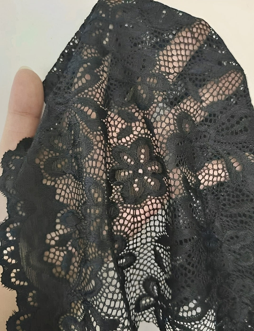 Baby doll transparente com detalhes em pérolas (pérolas removíveis para lavagem)