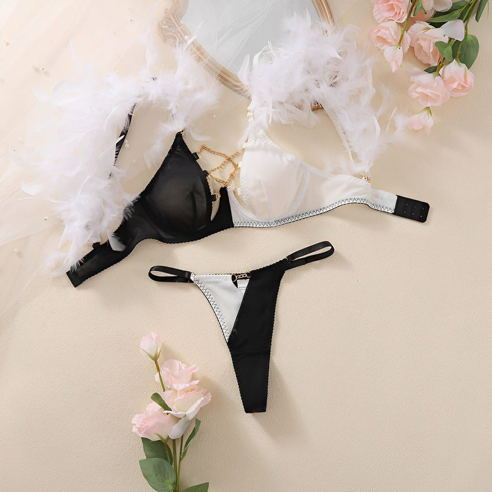 Lingerie com detalhes em corrente (calcinha com regulagem)