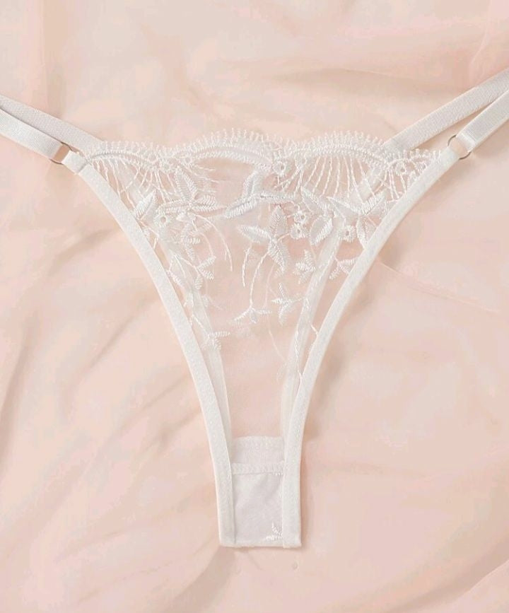 Lingerie Transparente com regulagem na calcinha