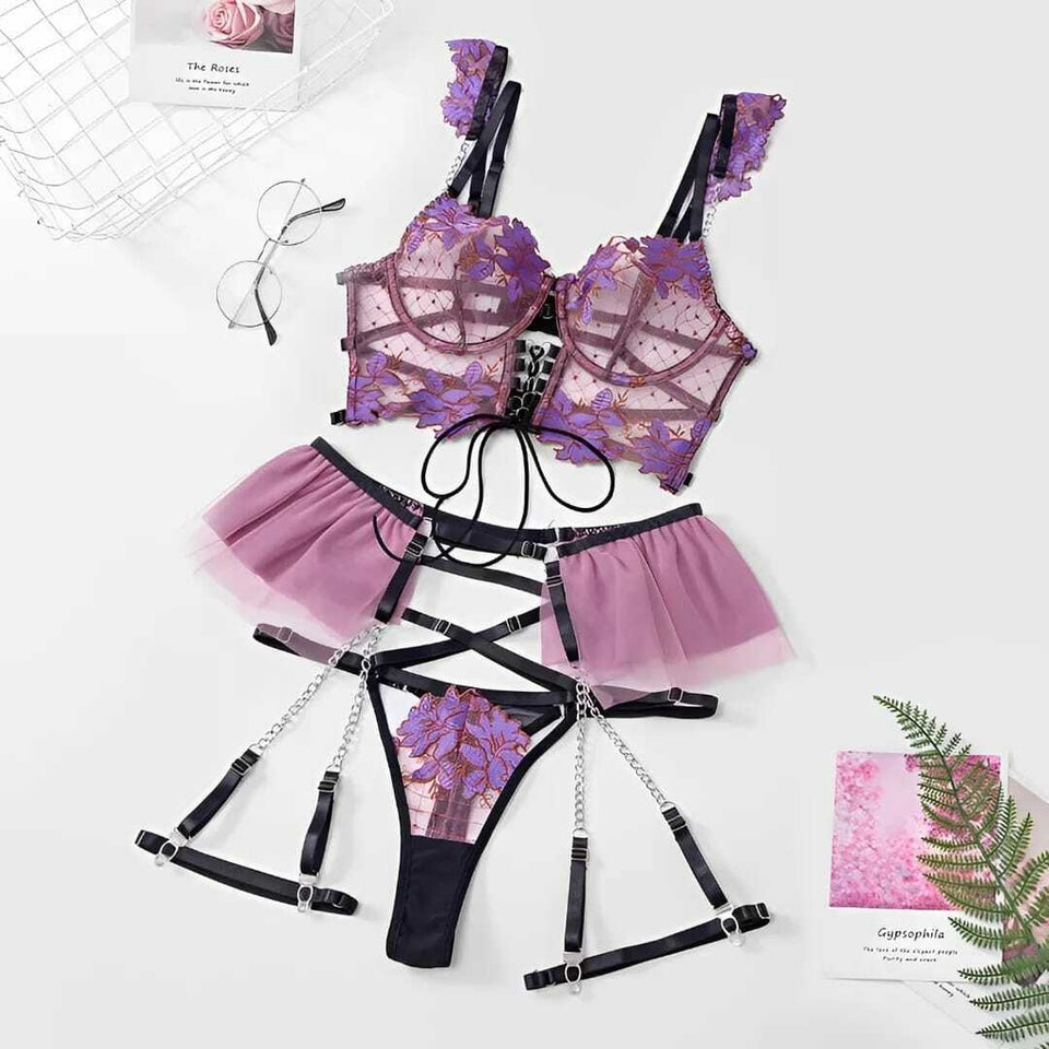 Lingerie com cinta liga